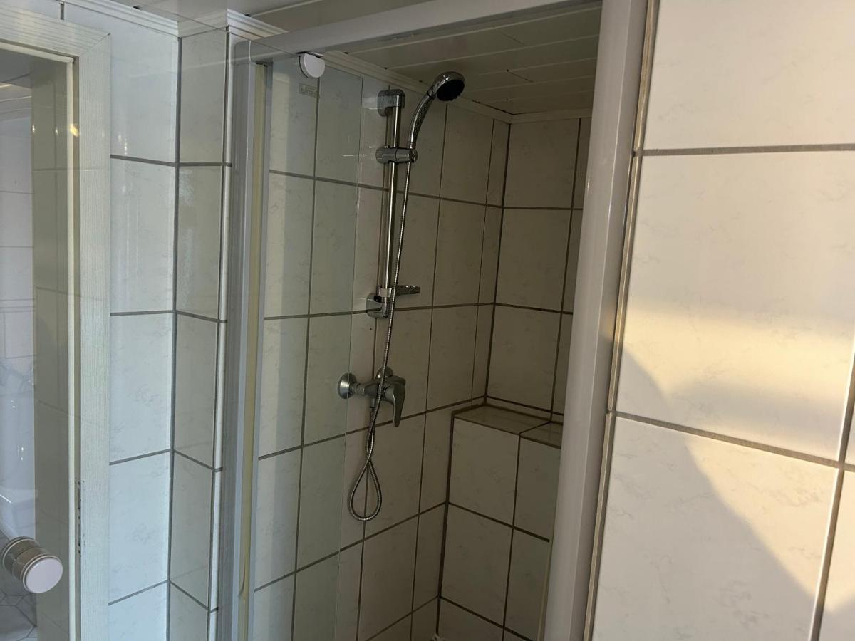 Pension Hotel Leinefelde Am Bahnhof מראה חיצוני תמונה